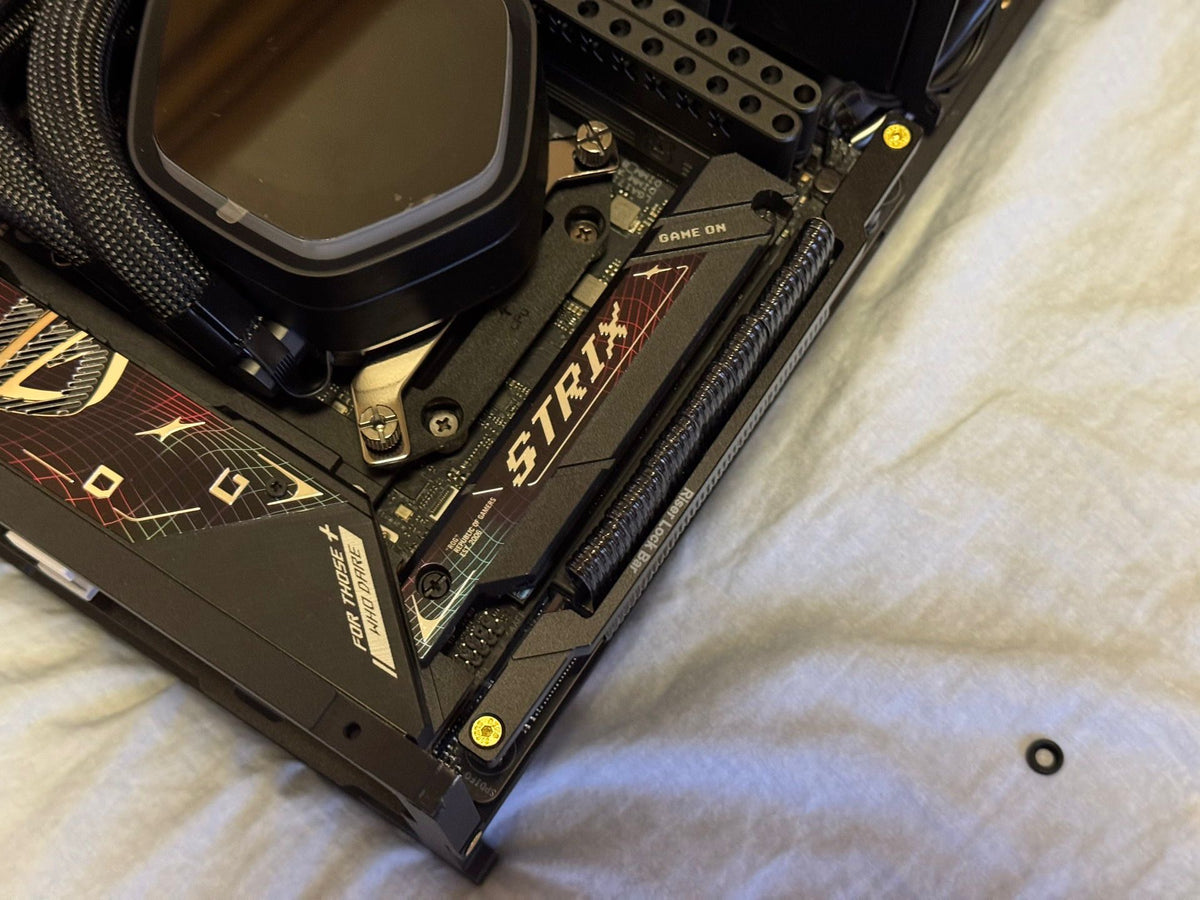 FormD & Ncase T1 CNC Riser Lock Bar