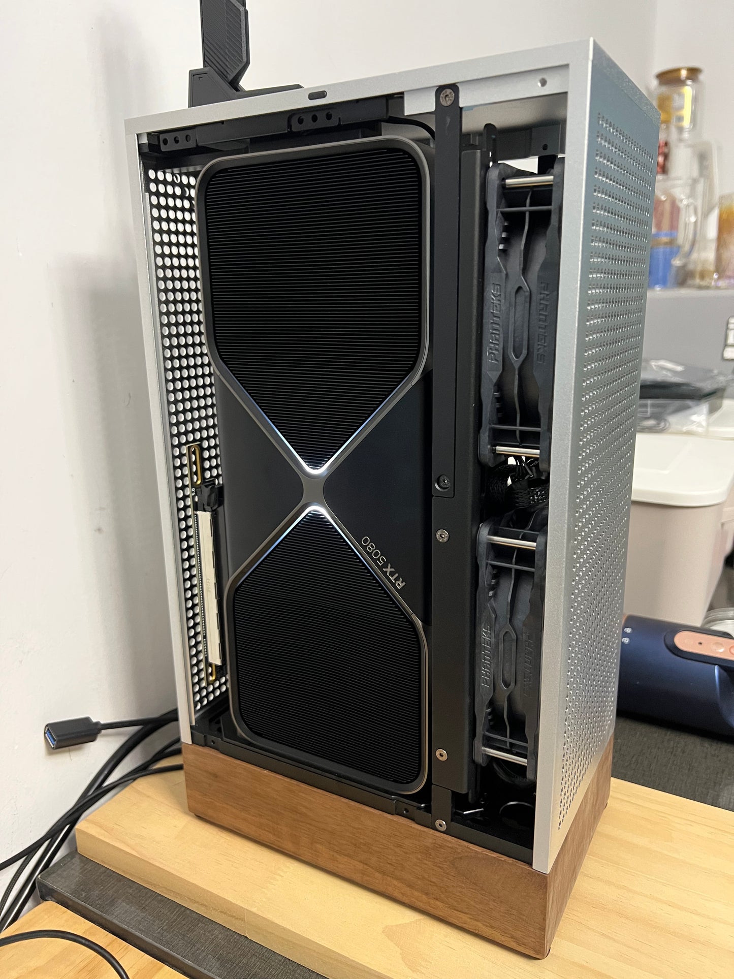 Formd & Ncase T1 Solid Wood Base