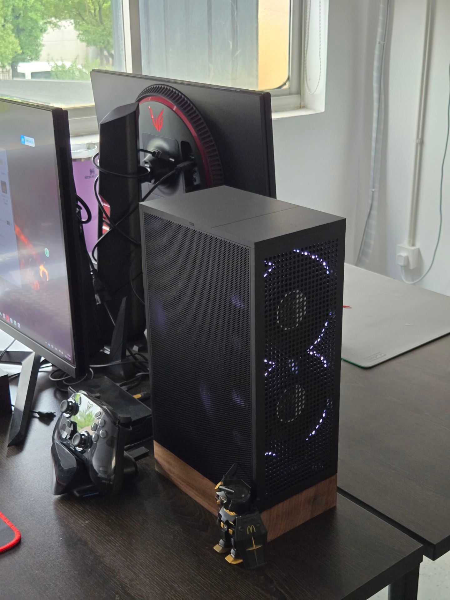Formd & Ncase T1 Solid Wood Base