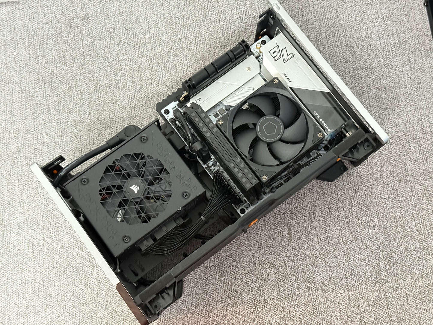 FractalDesign Terra Cables